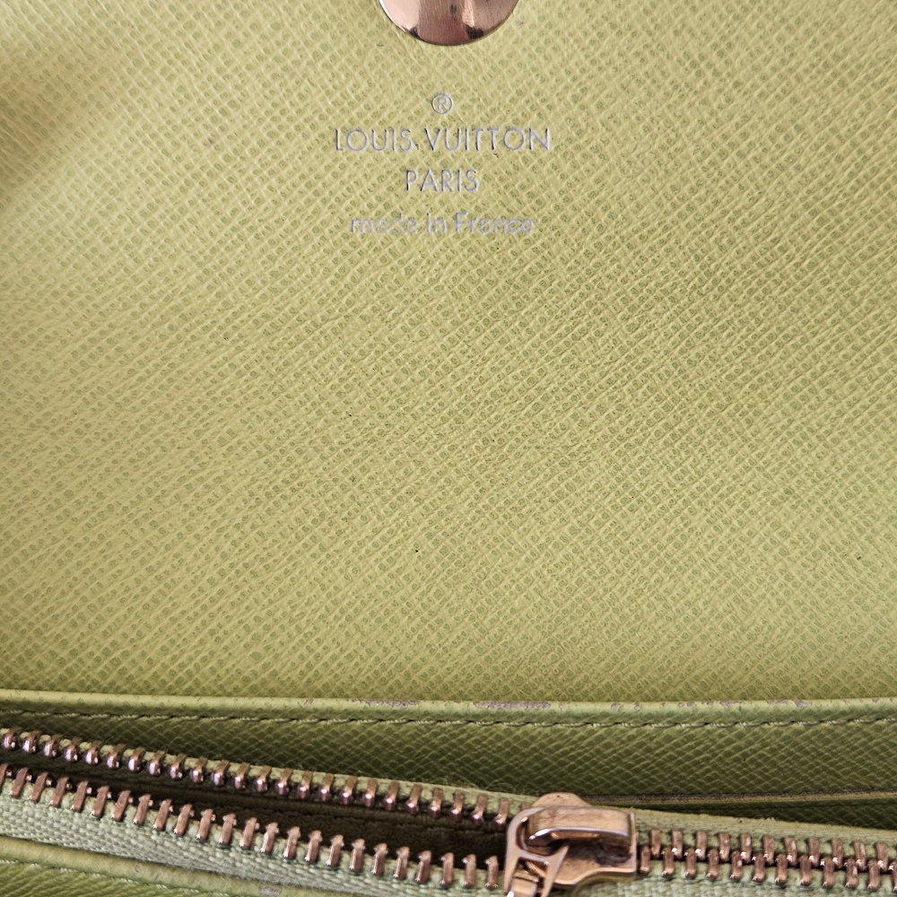Louis Vuitton Murakami Monogram Sarah Wallet with Elegant Crossbody Chain - Picture 9 of 11